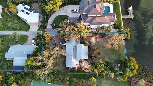 1621 Memory Ln,  Sarasota, FL 34231