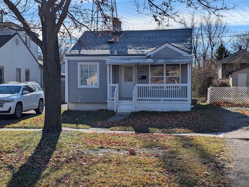 305 S W,  Pontiac, MI 48341