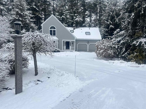 8 Ash Ln,  York, ME 03909