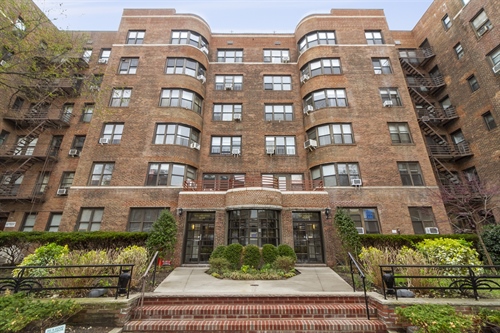 98-120 Queens Blvd, #1G,  Rego Park, NY 11374