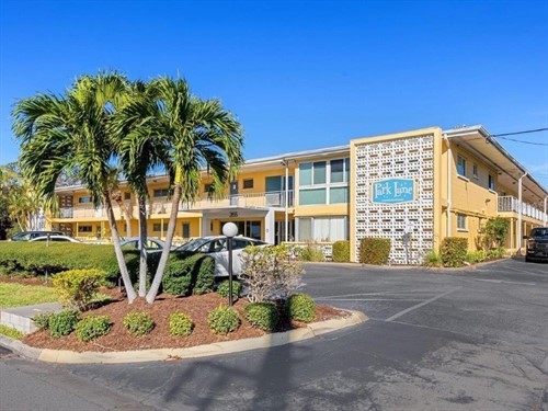 2155 Wood St Apt B17,  Sarasota, FL 34237