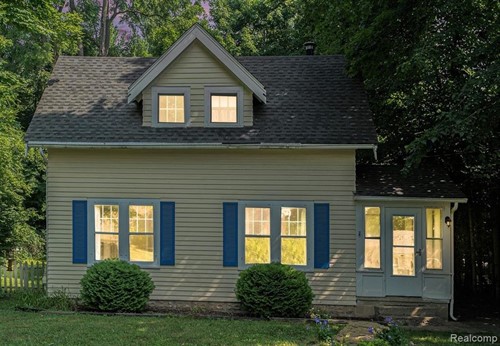 46044 Norton Ct,  Northville, MI 48167