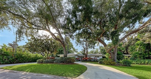 1672 Shoreland Dr,  Sarasota, FL 34239