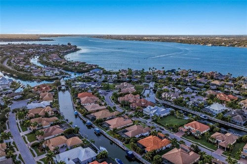 525 Mast Dr,  Bradenton, FL 34208