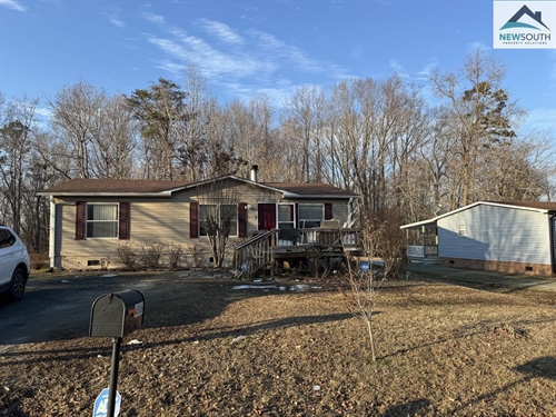 4886 Oak Branch Ln,  Walkertown, NC 27051