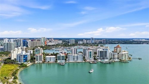 136 Golden Gate Pt Apt 502,  Sarasota, FL 34236