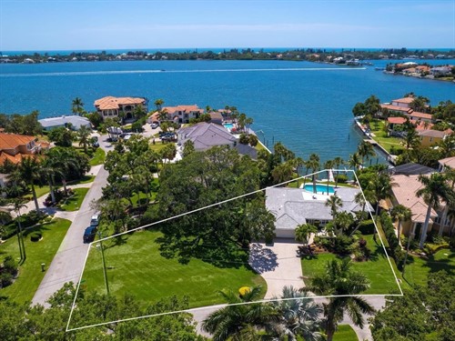 7614 Peninsular Dr,  Sarasota, FL 34231