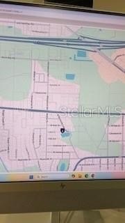 3301 N Lake Dr,  Plant City, FL 33563