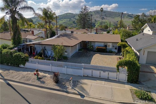 5523 Parkmor Rd, Calabasas, CA 91302