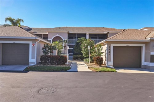 9641 Castle Point Dr Unit 1221,  Sarasota, FL 34238