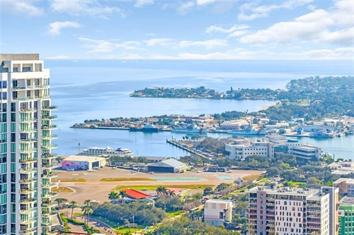 275 1st St S Unit 3703,  Saint Petersburg, FL 33701