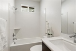 Bathroom-038-031-1499x1000