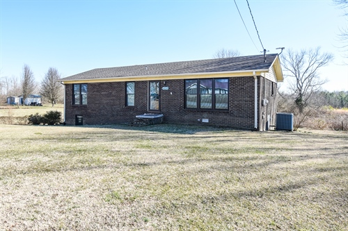 4158 County Road 8,  Woodville, AL 35776