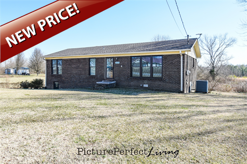 4158 County Road 8,  Woodville, AL 35776