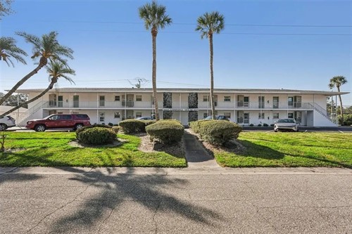 3900 Roxane Blvd Apt 8B,  Sarasota, FL 34235