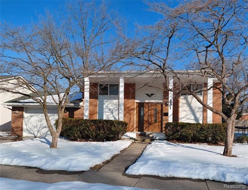 131 S Christine,  Westland, MI 48186