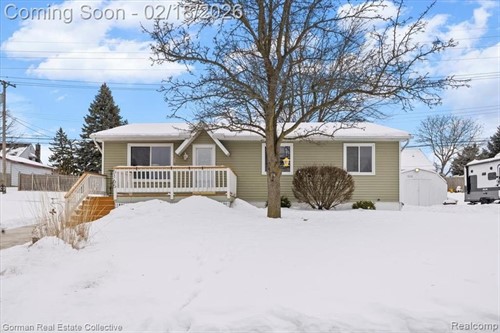 5165 Eagle Lake Dr,  Waterford Township, MI 48329