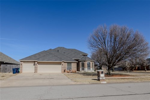 9301 SW 24th St,  Oklahoma City, OK 73128