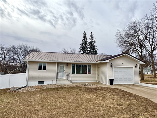 604 7th St, Battle Creek, IA 51006