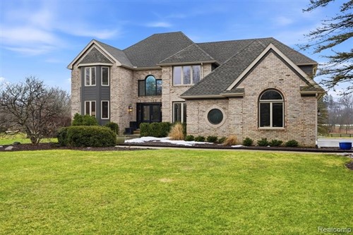 7400 Dutch Rd,  Goodrich Vlg, MI 48438