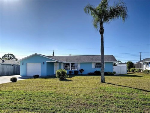 1533 Crest Dr,  Englewood, FL 34223