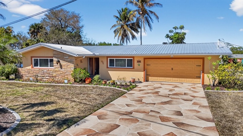 1324 Thompson St,  North Fort Myers, FL 33903