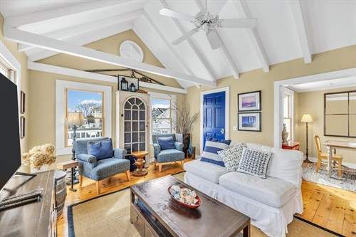 15 Cottage St Unit 2, Provincetown, MA 02657