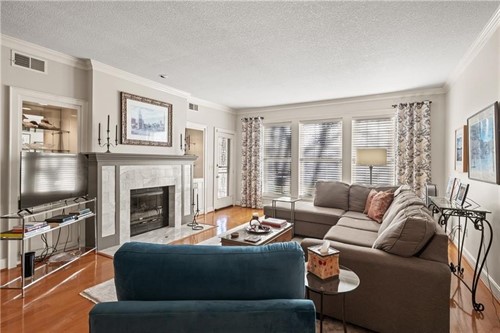 3936 Shawnee Mission Pkwy,  Fairway, KS 66205