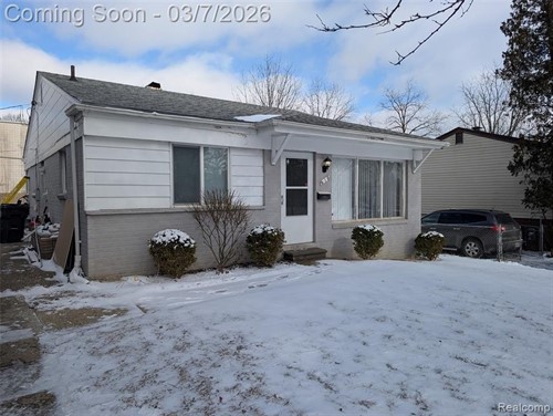 618 Linda Vista Dr,  Pontiac, MI 48342