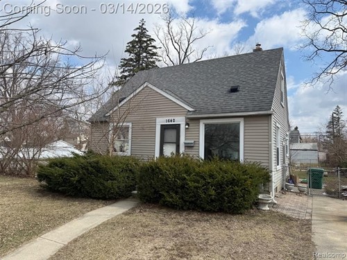 1642 Gilman St,  Garden City, MI 48135