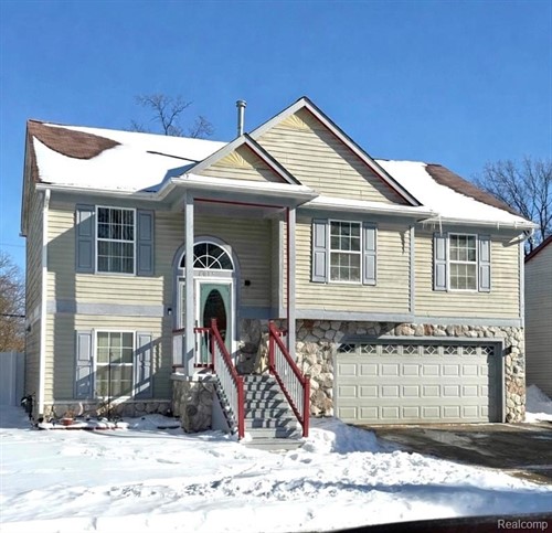 6015 Edmund St,  Romulus, MI 48174