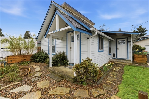 10611 2nd Pl SW, Seattle, WA 98146