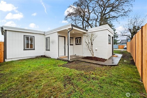 10916 Yakima Ave S, Tacoma, WA 98444