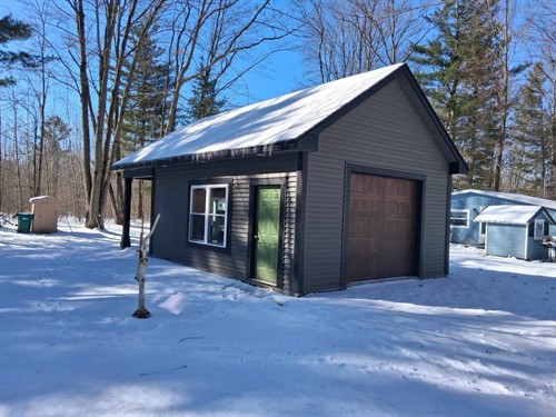 4184 Southwood St,  Harrison, MI 48625