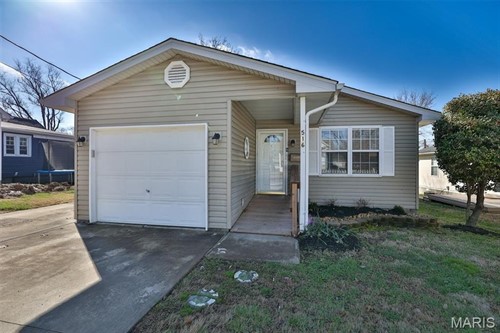 516 Thomas St,  Edwardsville, IL 62025