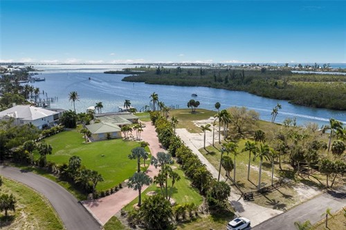 90 Buccaneer Bnd,  Placida, FL 33946