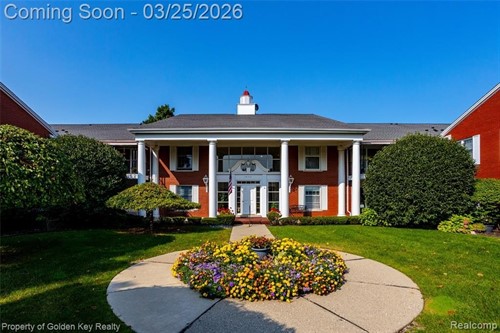 19710 W 13 Mile Rd Apt 102,  Beverly Hills, MI 48025