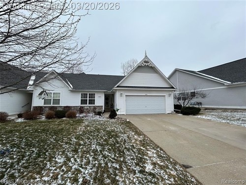 326 Victoria Park Dr Unit 38,  Howell, MI 48843