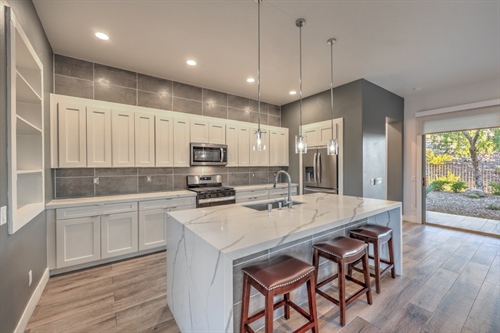 23 Gladewater Drive,  Henderson, NV 89052