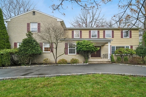 82 Brookside Terrace, North Caldwell, NJ 07006