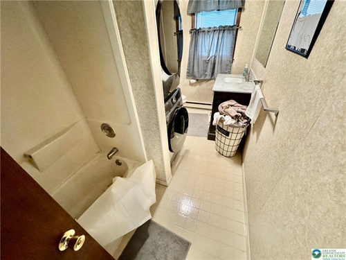 1121 Pohopoco Drive,  Franklin Township, PA 18235