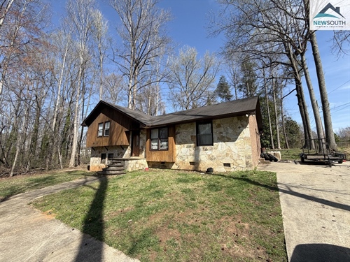 1505 Brannock Dr, Greensboro, NC 27406