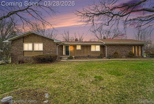 11796 Post Ln,  Green Oak Township, MI 48178