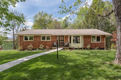 47 Deerwood Drive,  Asheville, NC 28805