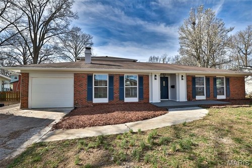 29 Coachlight Dr,  Mascoutah, IL 62258