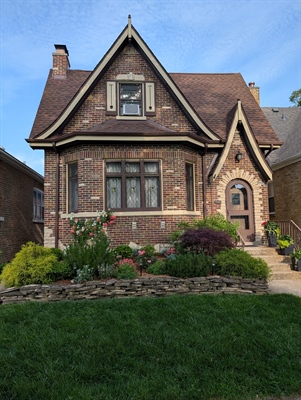 6042 N Mason,  Chicago, IL 60646