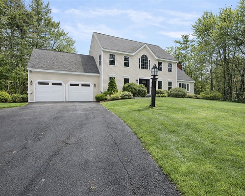 23 Panettieri Dr,  Lakeville, MA 02347