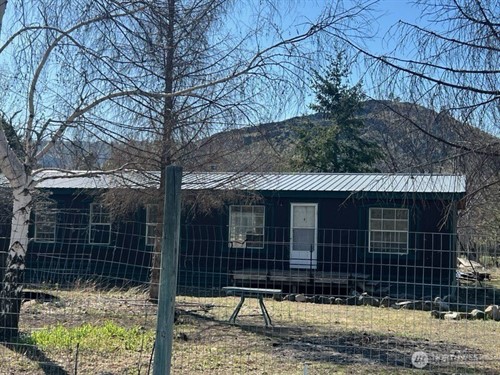 139 Valley Rd,  Brewster, WA 98812