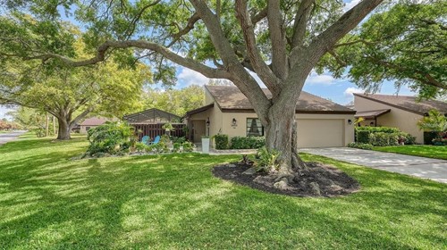 3842 Glen Oaks Manor Dr,  Sarasota, FL 34232