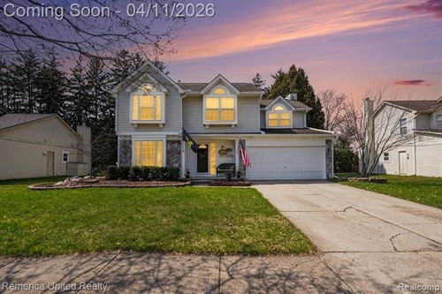 959 S Parkwood Dr,  South Lyon, MI 48178